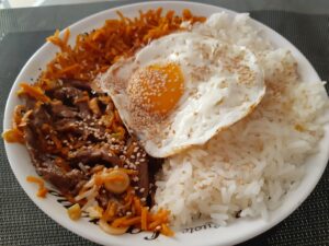 Lire la suite à propos de l’article Riz façon Bibimbap